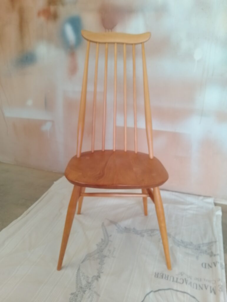 Front view of Ercol Goldsmith armchair 