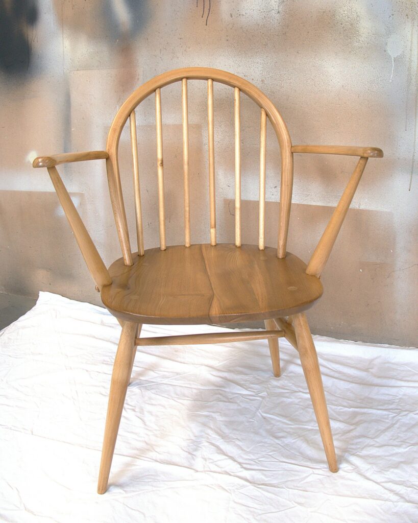 Vintage Ercol Windsor model 370 carver dining chair with elm seat and beech frame, professionally refinished by Artabelle Furniture. Classic British mid-century design.